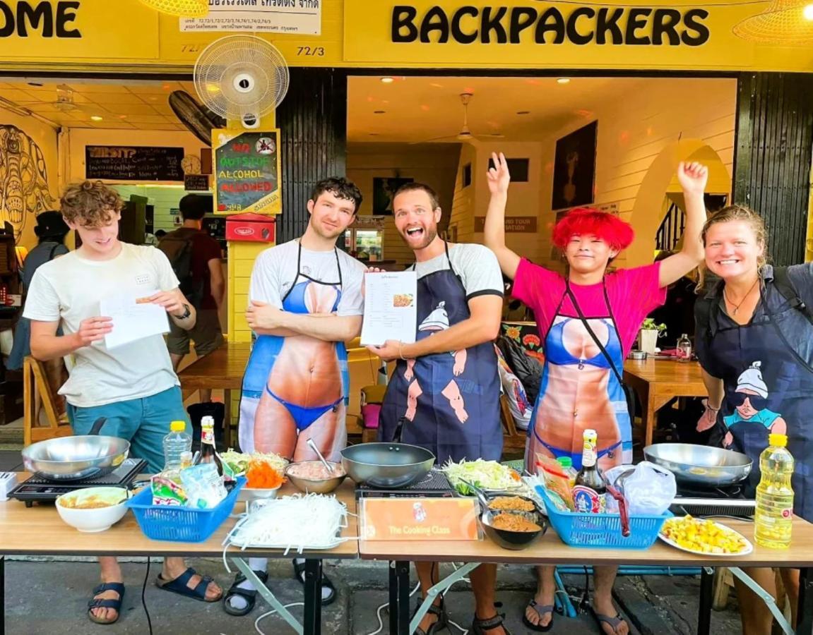 Back Home Backpackers Hostel Bangkok Exterior photo